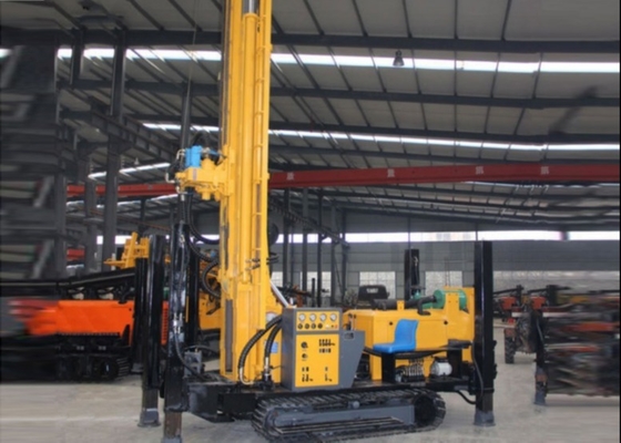 Raupe brachte Handelswasser-Brunnenbohrungs-Anlage 180 Meter Startenfelsig an