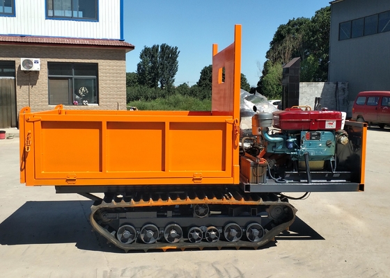 Gebirgsfahrzeuge spüren Transporter/kleine landwirtschaftliche Gummibahnen auf