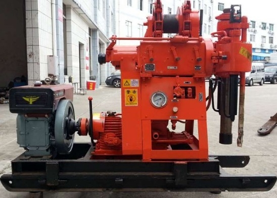 XY-1A 150 Meter Tiefe Crawler Geologische Bohrmaschine für Explorationsbohrungen