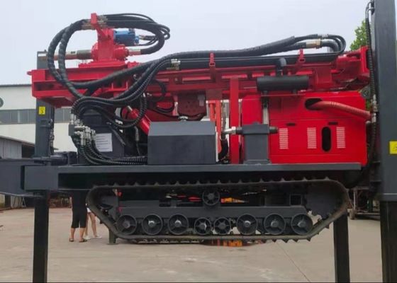 ST 200 Crawler-Bohrgerät mit 76 mm Bohrstäben für Bohrungen in Felsgebieten