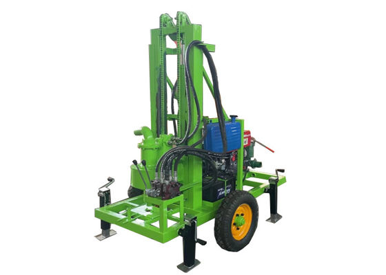 Kleiner, leichtgängiger Traktor mit Bohrlochbohrung und Hydrauliksystem